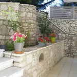 Liopetra * Ligia