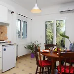 Liopetra Apartamento *