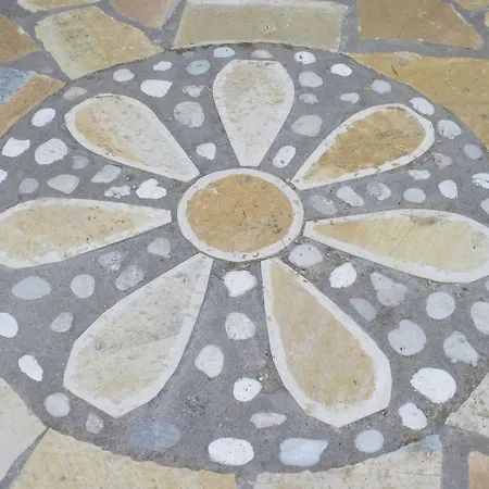 Liopetra *