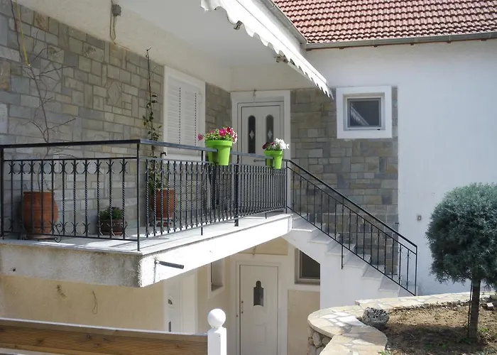 Liopetra Apartment *